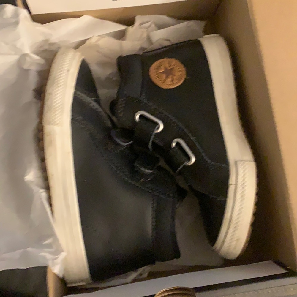 Kids used playground shoes converse 10c